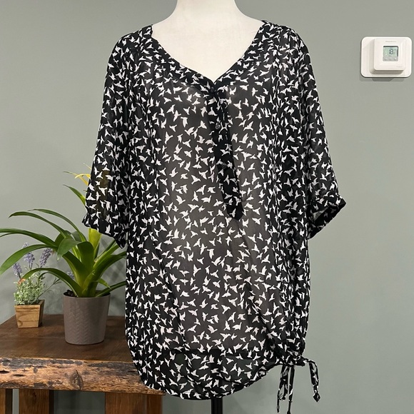 Mexx Sheer Short Sleeve Top with Bottom Tie Up - Picture 2 of 13